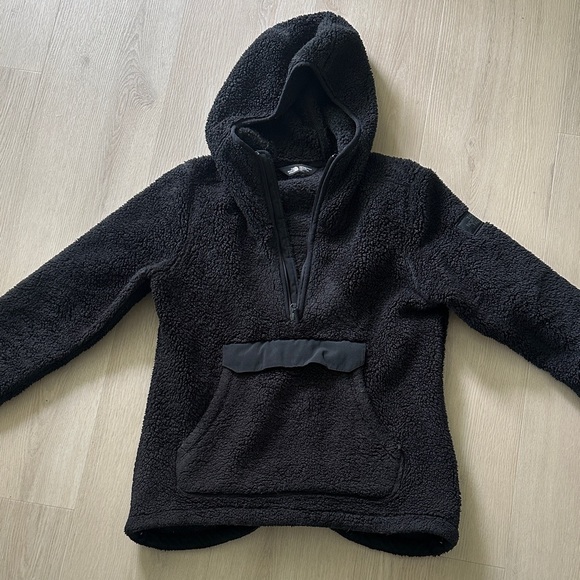 The North Face Jackets & Blazers - The North Face Women’s Sherpa Hoodie Pullover